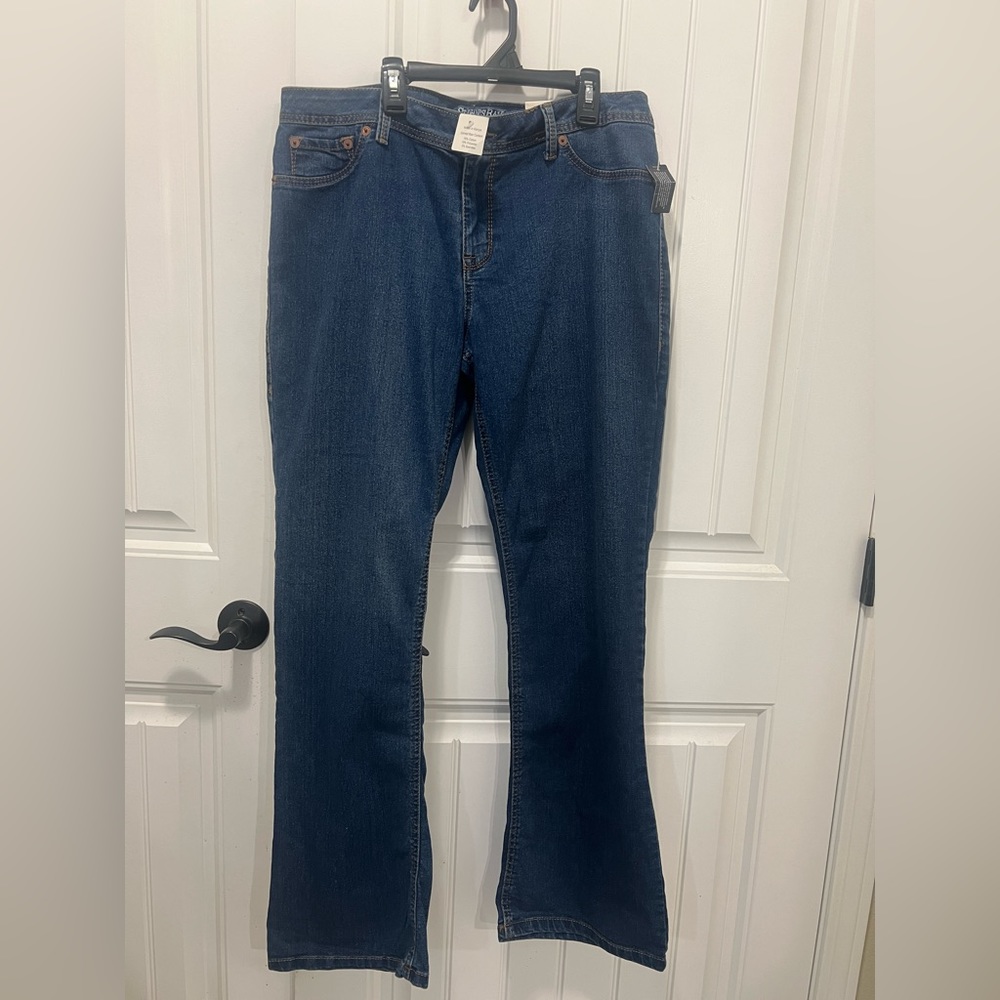 St Johns Bay Womens Bootcut Stretchy Jeans Size 12. NWT